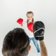 Padre e hija boxeando juntos
